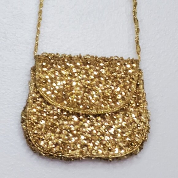 La Regale LTD Vintage Magnetic Close Gold Sequin and Beads Purse - Picture 2 of 16